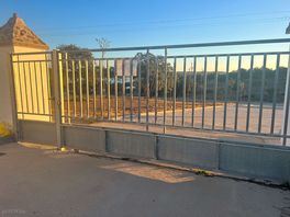 Automatic gate into the site. not secured
