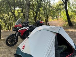 Tenda + moto