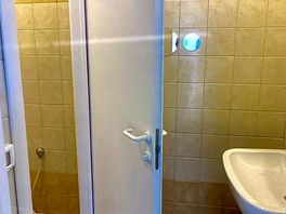 Shower/toilet room