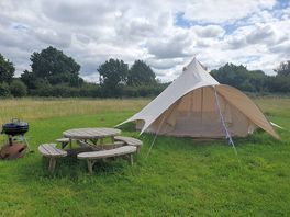 Full set up outside includes bbq and firepit