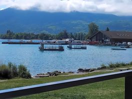 Bord du lac d annecy