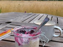 Breakfast oats from the breakfast hamper