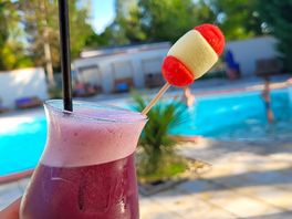Cocktail und pool