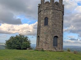 Stunning tower 2 minute walk from the farm