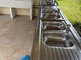 Washing up sinks
