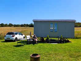 Hideaway hut