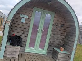 Lovely clean hut and beautiful scenery