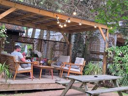 Bar bistro had some amazing spots to sit in, shade or sunshine.