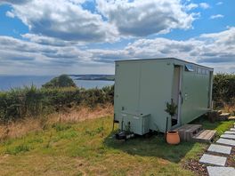 Toilet & shower facilities