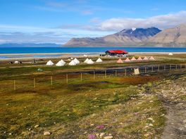 From 2021 Longyearbyen Camping operates with an electric fence around the site.
