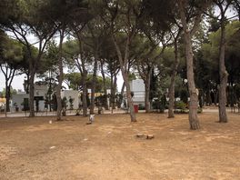 Pitch between 65 and 90 m2. For a maximum of 4 people