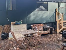 Zeus shepherd's hut outside kitchen/seating area