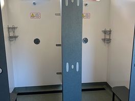 Women’s showers