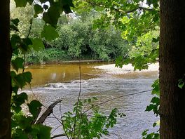 Right by the river, and when walking to hay-on-wye the walk by the river was very peaceful.