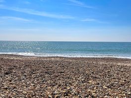 Highcliffe beach 20 mins away