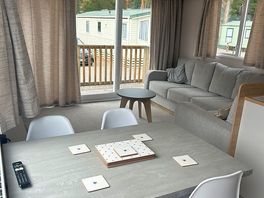 Living/dinning area