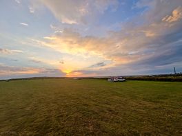 Amazing views wfeild. well kept feild