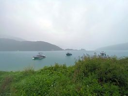 Les rives du sud du lac d’annecy, sous la pluie…