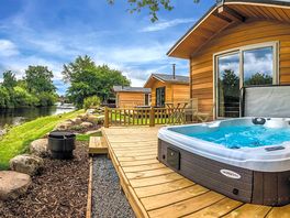 Riverside Lodge