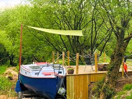 Camping yacht with large decked area to relax and unwind