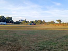 Quiet field midweek