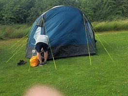 Finishing off the tent