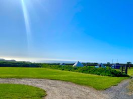 Non electric pitches with sea views ☀️