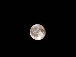 Thought i would add this picture of the moon captured on first night of stay.