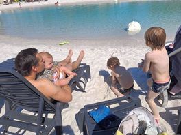 À la plage.
