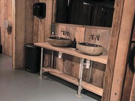 Toilet/wash facilities