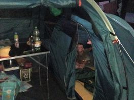 ⛺