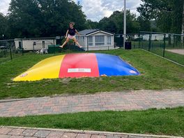 Great trampoline, keept the kids busy.