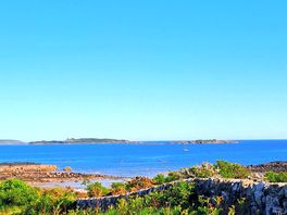 View over the wall to the sea