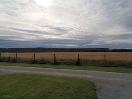 Amazing views all around the campsite. situated in the middle of working farmers fields.