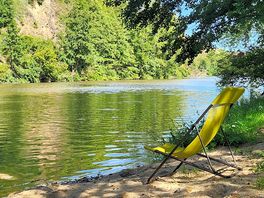 Une mini plages en bord de loire qui invite à la rêverie.