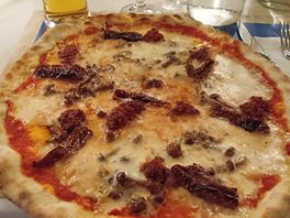 Pizza calabrese