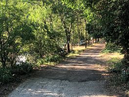 La strada per le piazzole