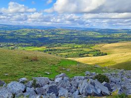 Nearby brecon becon parks