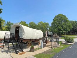 California trail wagon exterior