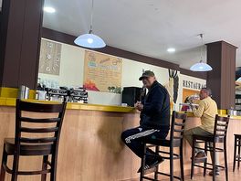 Bar und frühstücksraum