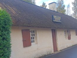 Robbie burns cottage