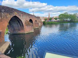 Some beautiful landmarks not more than 10 minutes away