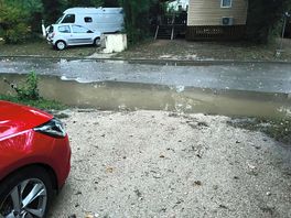 Nach 16 stunden dauerregen auf einer insel gefangen
