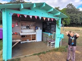 Cooking/drink facilities presented in such a lovely way! and a fridge/freezer!