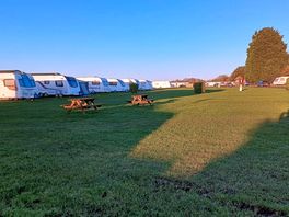 Big caravans. no campers.