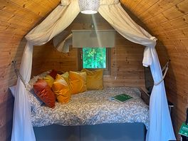 Cosy glamping pod