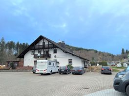 Reception / restaurant. facilities at the rear