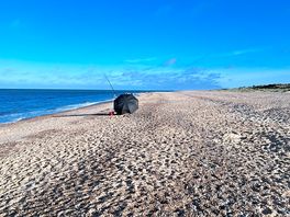 Beach 5 mins away