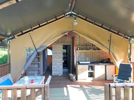 Outdoor dining on the decking