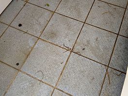 Dirty shower floor